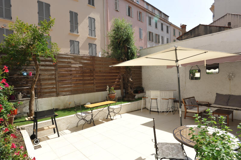 Ventes  Cannes, Mougins, Valbonne, Cap d'Antibes, Thoule, sud de la France, copyrights John and John Real Estate, photo Rf 122-16