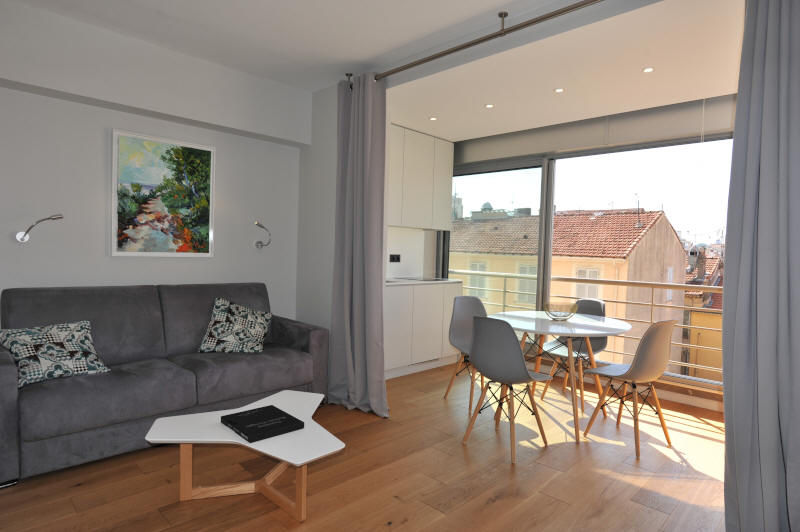 Cannes Ventes, appartements et villas en vente  Cannes, Mougins, Cap d'Antibes, Thoule, copyrights John and John Real Estate, photo Rf 161-02