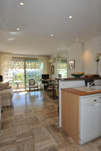Ventes  Cannes, Mougins, Valbonne, Cap d'Antibes, Thoule, sud de la France, copyrights John and John Real Estate, photo Rf 705-01